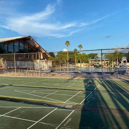 This Homestay Oasis Is The Cape'S Best Place To Stay Cape Coral Kültér fotó