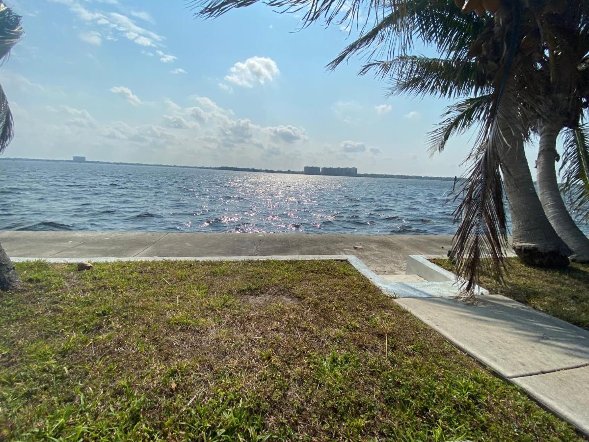 This Homestay Oasis Is The Cape'S Best Place To Stay Cape Coral Kültér fotó