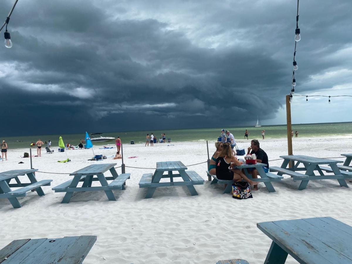 This Homestay Oasis Is The Cape'S Best Place To Stay Cape Coral Kültér fotó