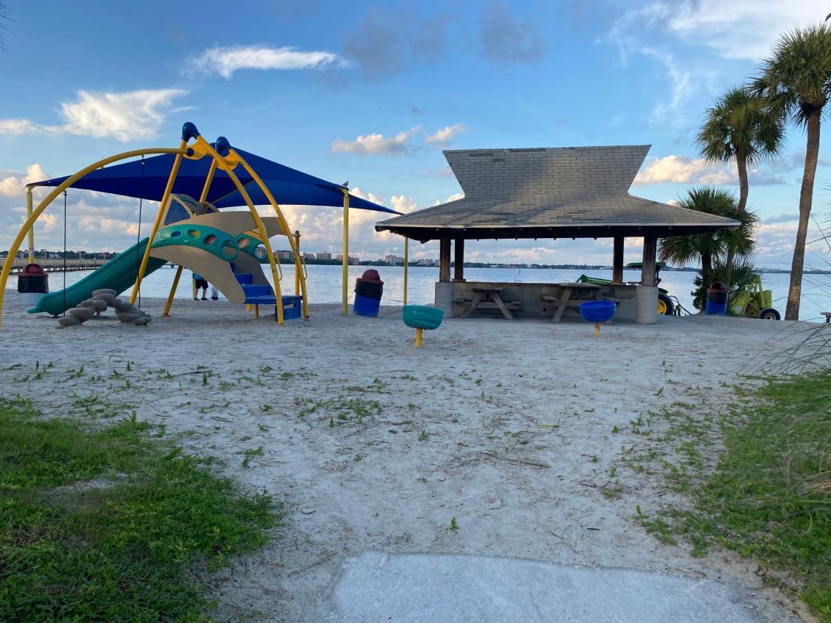 This Homestay Oasis Is The Cape'S Best Place To Stay Cape Coral Kültér fotó
